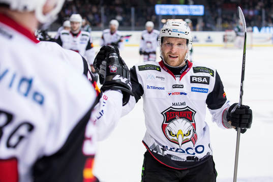 Malmö Redhawks Frederik Storm jublar
