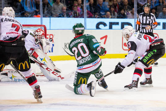 Frölundas Joel Lundqvist och Malmö Redhawks målvakt