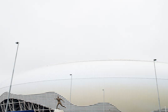 Staty utanför Ion Oblemenco Stadium