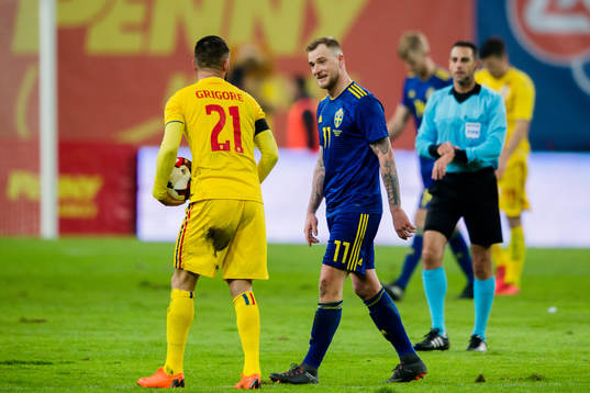 Rumäniens Dragos Grigore och Sveriges John Guidetti