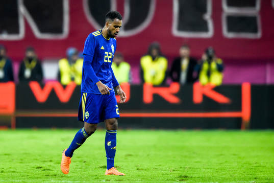 Sveriges Isaac Kiese Thelin deppar