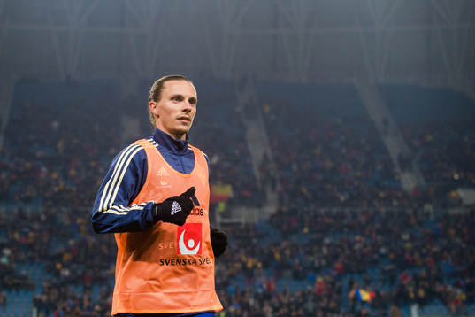 Sveriges Niklas Hult före en träningslandskamp i fotboll