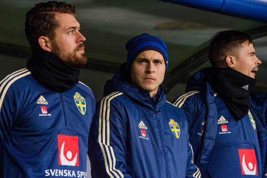 Sveriges målvakt Kristoffer Nordfeldt och Victor Nilsson