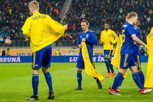 Sveriges Niklas Hult före en träningslandskamp i fotboll