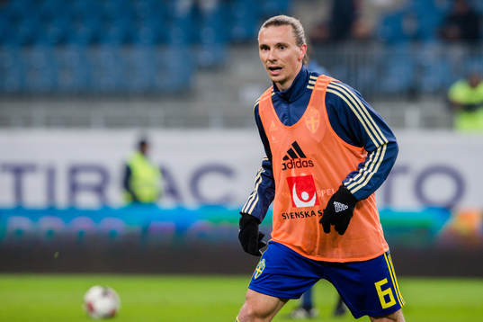 Sveriges Niklas Hult före en träningslandskamp i fotboll
