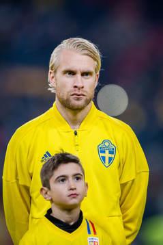 Sveriges Johan Larsson före en träningslandskamp i