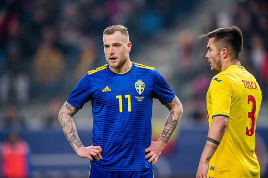 Sveriges John Guidetti och Rumäniens Alin Tosca