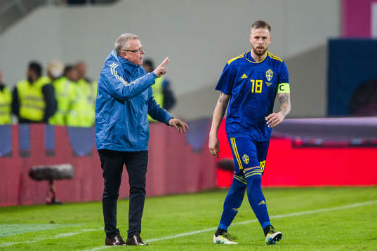 Sveriges förbundskapten Janne Andersson och Pontus Jansson