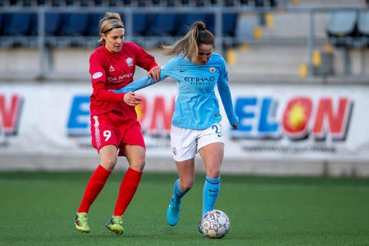 Linköpings Lina Hurtig och Manchester Citys Abbie Mcmanus
