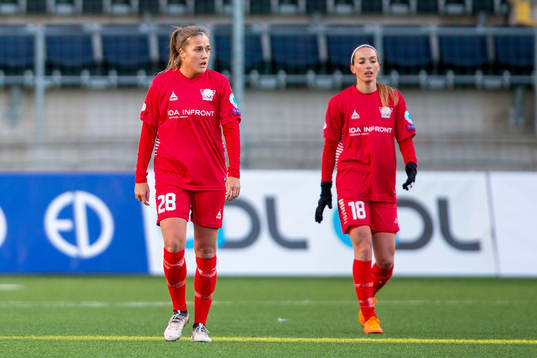 Linköpings Filippa Angeldal och Kosovare Asllani deppar