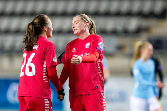 Linköpings Elin Landström och Maja Kildemoes deppar