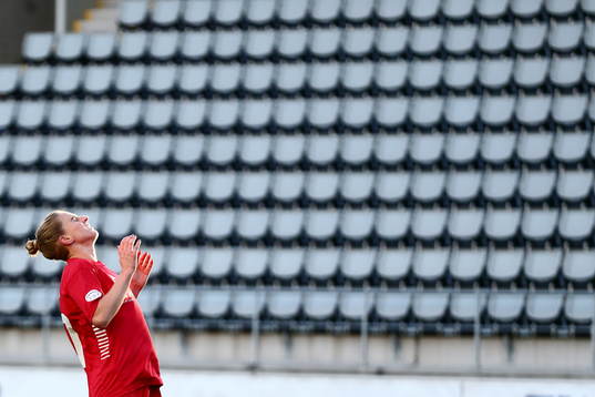 Linköpings Natasha Dowie reagerar