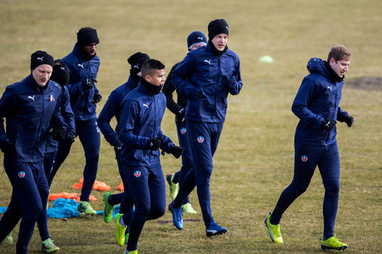 Helsingborgs spelare värmer upp