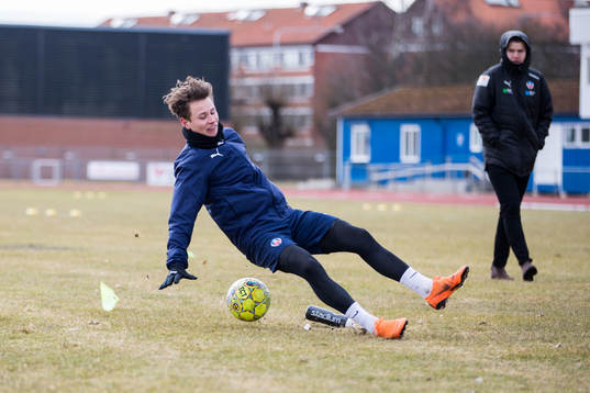 Helsingborgs Alex Timossi faller