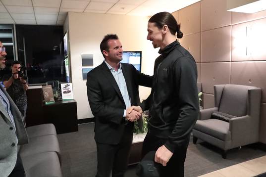 I denna handoutbild från LA Galaxy ses Chris Klein,