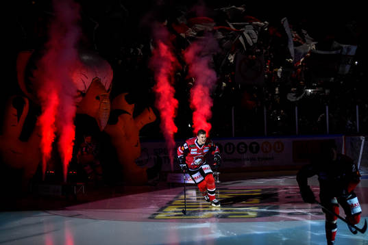 Malmö Redhawks Fredrik Händemark gör entre