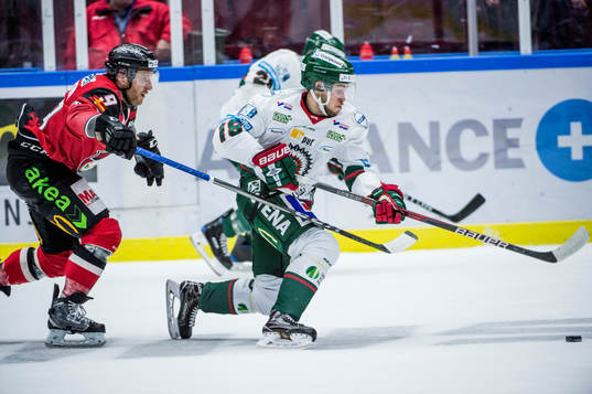 Malmö Redhawks Frederik Storm mot Frölundas Mattias