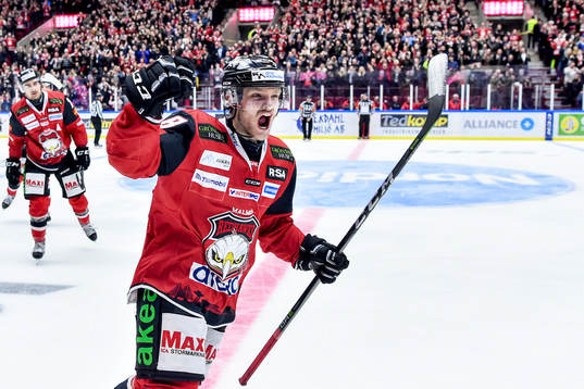 Malmö Redhawks Johan Olofsson jublar