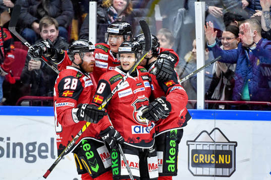 Malmö Redhawks Johan Olofsson jublar med lagkamrater