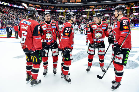 Malmö Redhawks spelare jublar
