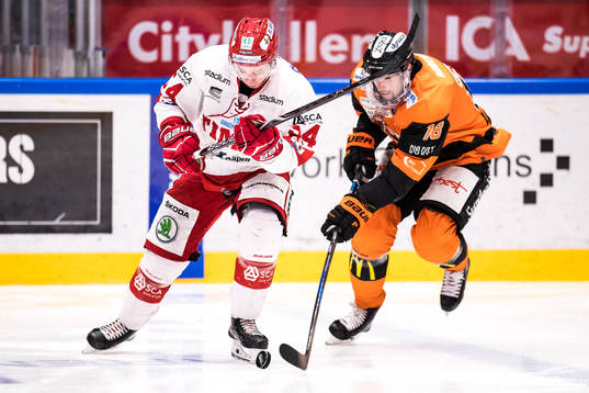 Timrås Jonathan Dahlen  och Karlskronas Emil Larsson