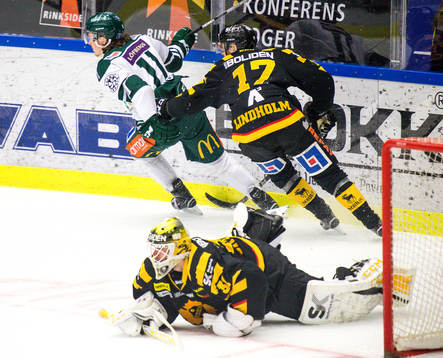 Skellefteås Pär Lindholm och målvakt Joni Ortio