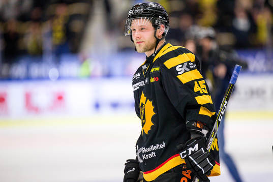 Skellefteås Oscar Möller jublar