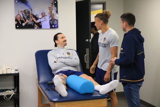 I denna handoutbild från LA Galaxy ses Zlatan Ibrahimovic
