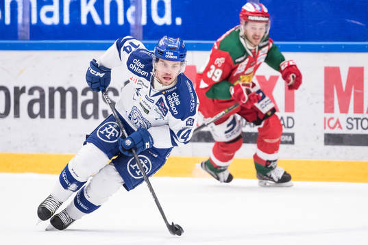 Leksands Oskar Lang  i ishockeymatchen i direktkvalet till
