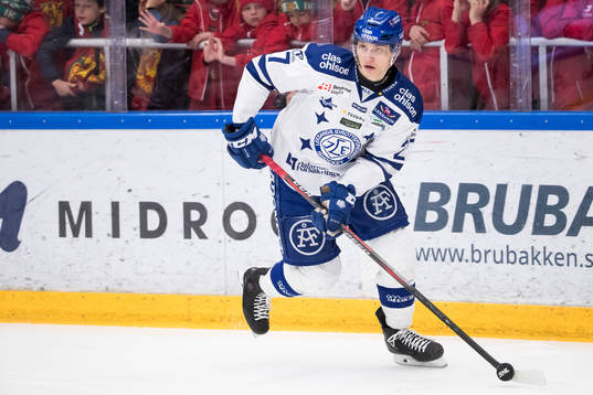 Leksands Anton Karlsson  i ishockeymatchen i direktkvalet