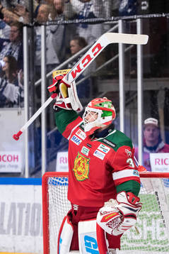 Moras målvakt Christian Engstrand jublar
