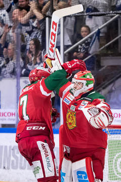 Moras målvakt Christian Engstrand jublar