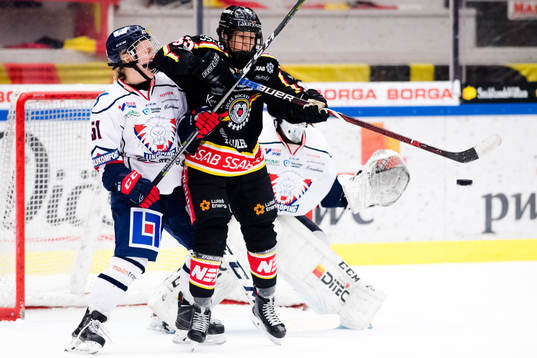 Luleås Michelle Karvinen och Linköpings Pernilla Winberg
