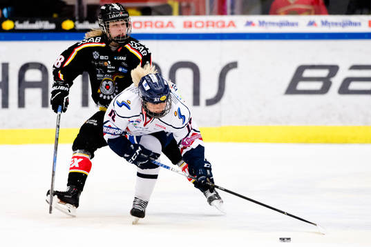 Luleås Nathalie Ferno och Linköpings Ebba Berglund