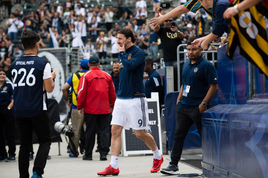 LA Galaxys Zlatan Ibrahimovic före fotbollsmatchen i MLS