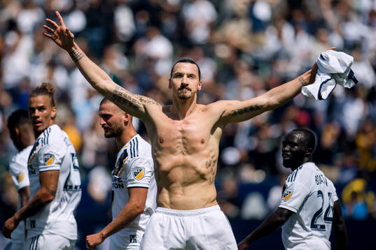 LA Galaxys Zlatan Ibrahimovic jublar