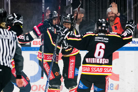 Luleås Michelle Karvinen jublar
