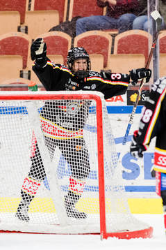 Luleås Michelle Karvinen jublar