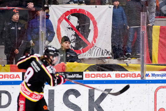 Protest mot Sveriges tidigare förbundskapten Leif Boork