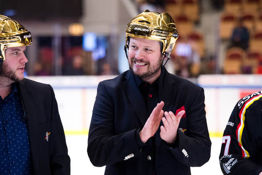 Luleås tränare Fredrik Glader jublar