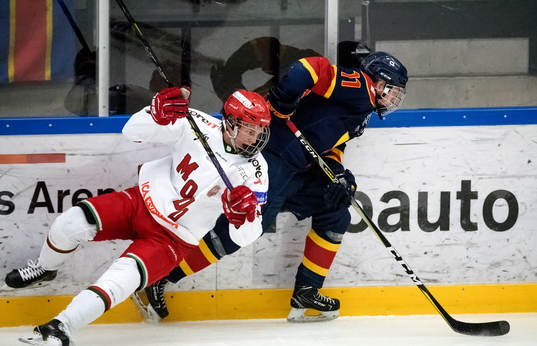 Rasmus Lindgren i Modo och Djurgårdens Adam Falk