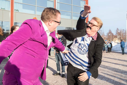 Ingemar Andersson och Hälsingefyr underhåller utanför