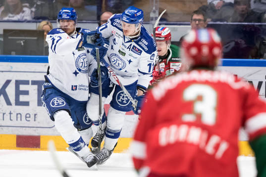 Leksands Jon Knuts och Martin Karlsson  i ishockeymatchen i