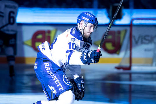 Leksands Matt Carey i ishockeymatchen i direktkvalet till