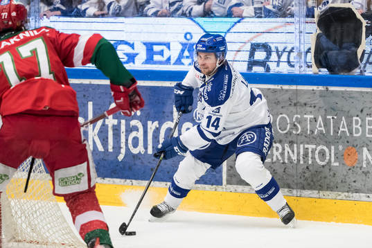 Leksands Oskar Lang  i ishockeymatchen i direktkvalet till