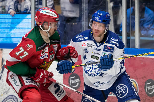 Moras Keaton Ellerby och Leksands Marcel Müller  i