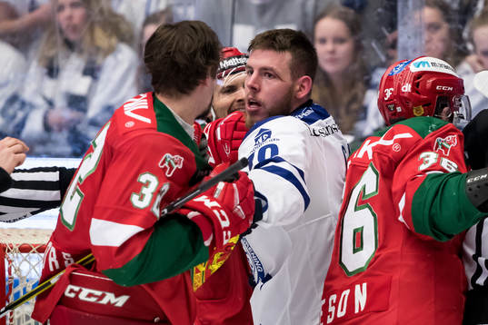 Leksands Matt Carey och Moras Daniel Grillfors  i