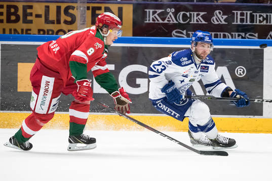 Moras Robin Johansson och Leksands Alex Friesen  i