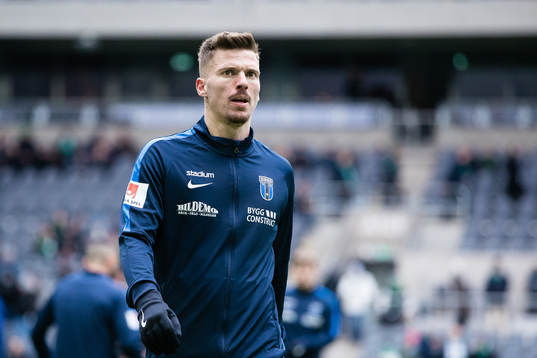 Sirius Shkodran Maholli innan fotbollsmatchen i Allsvenskan