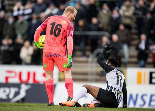 Falkenbergs målvakt Hampus Nilsson och Landskronas Karim